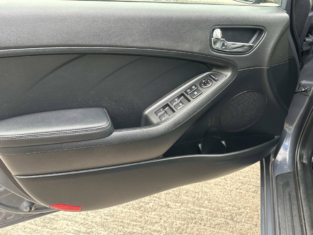 Used 2016 Kia Forte SX FWD image 24