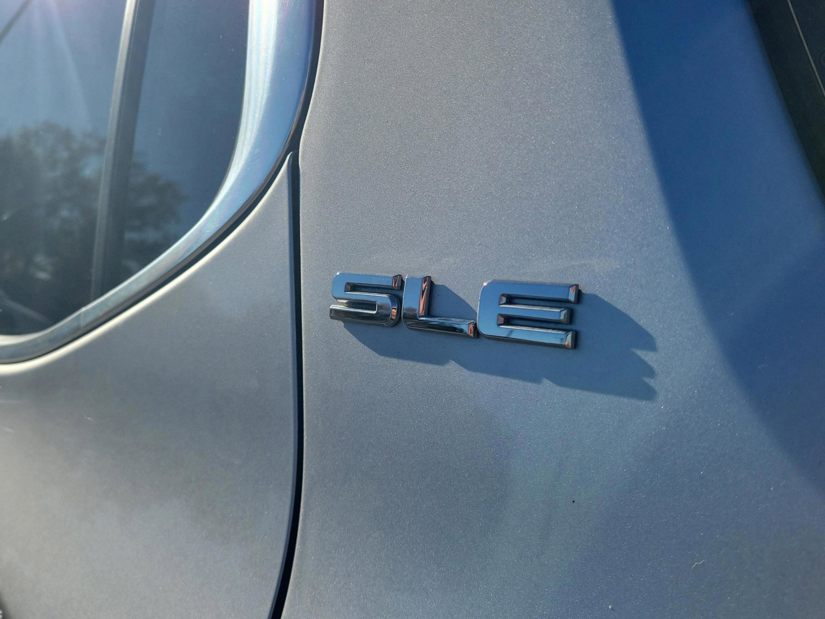 Used 2018 GMC Acadia SLE image 10