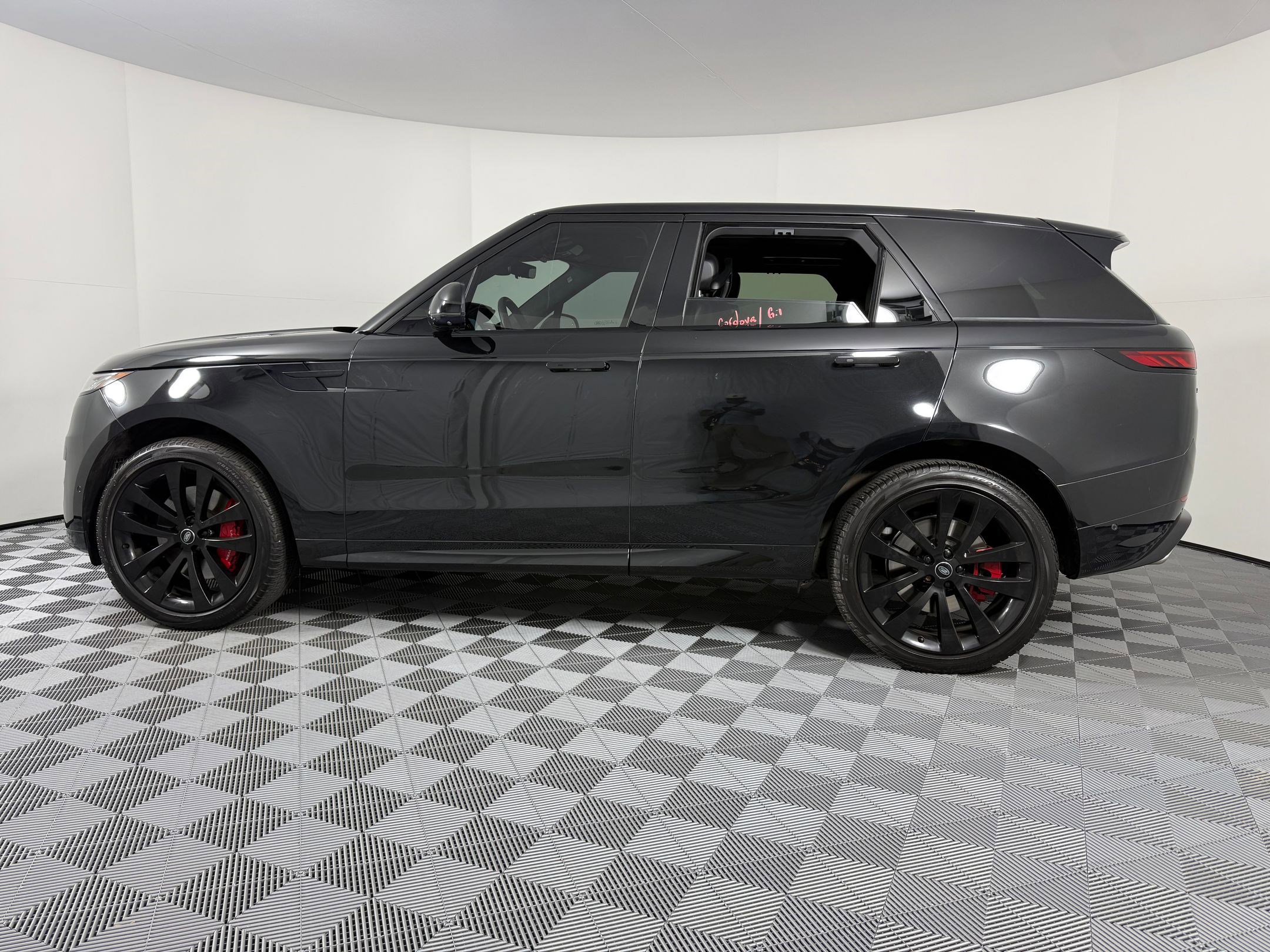 Used 2023 Land Rover Range Rover Sport First Edition image 2