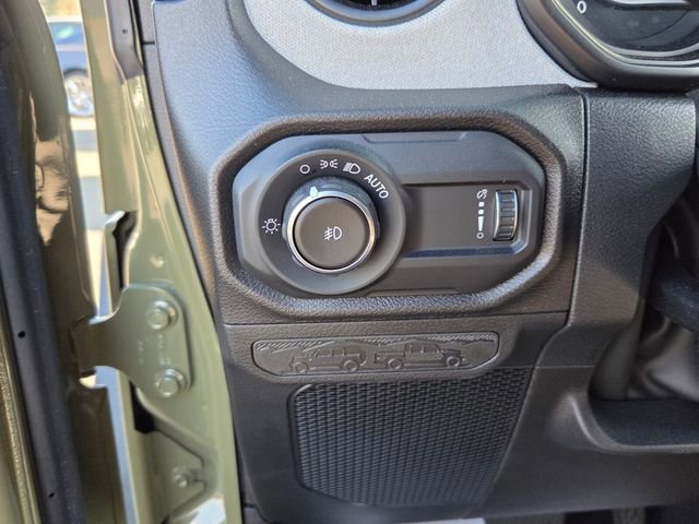 Used 2025 Jeep Wrangler Sport S image 26