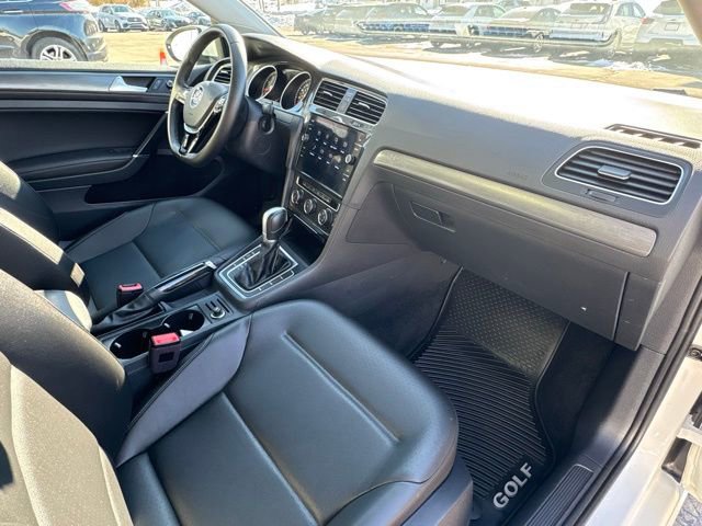 Used 2019 Volkswagen Golf SE image 28