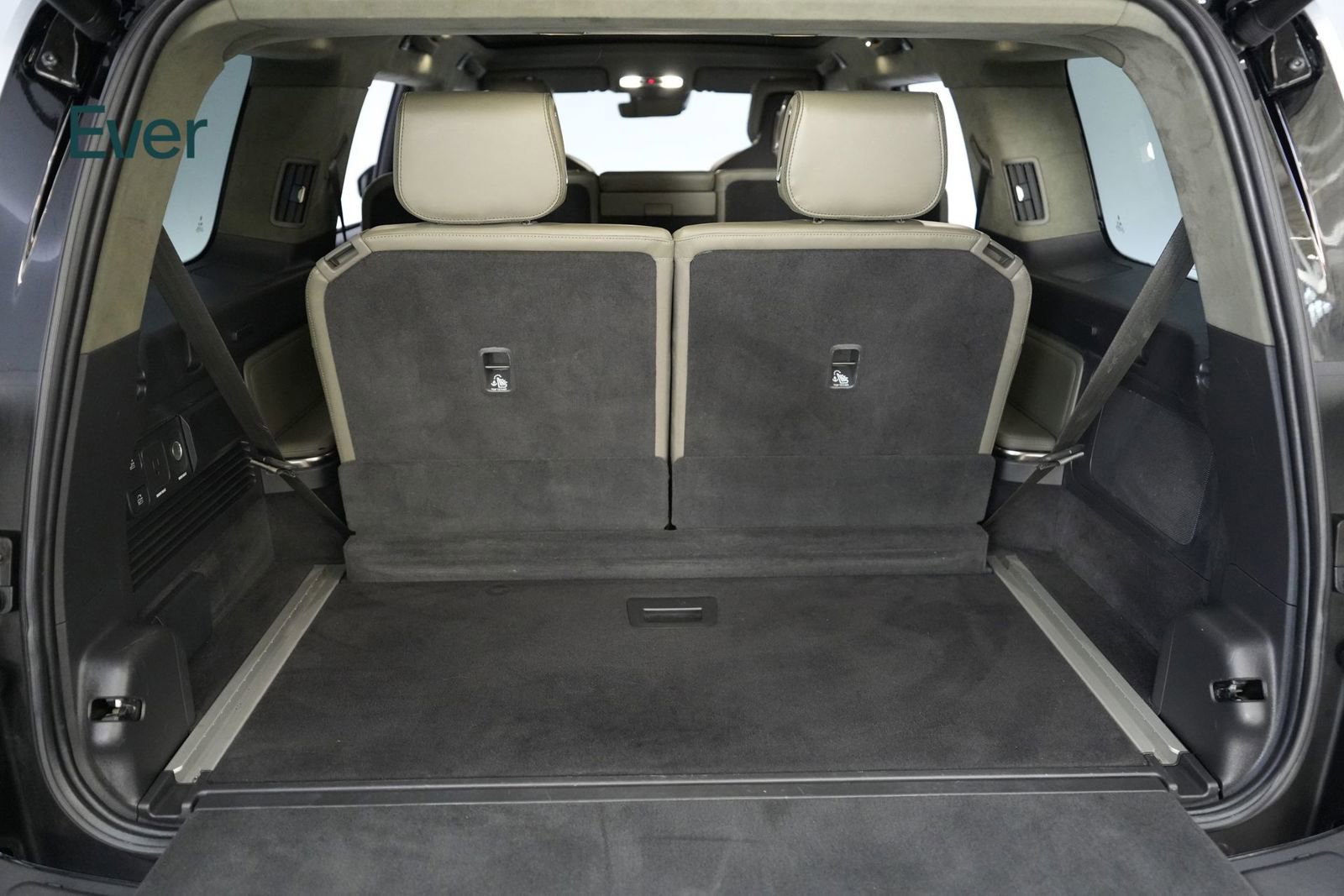 Used 2024 Rivian R1S Adventure image 8