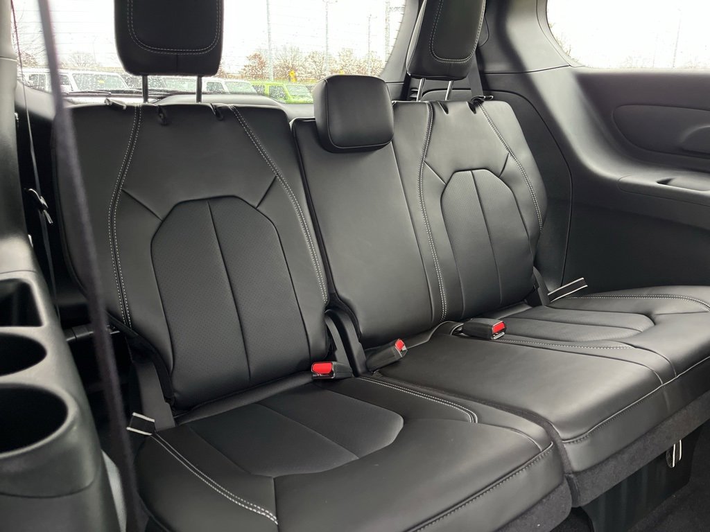 New 2026 Chrysler Pacifica Select image 43