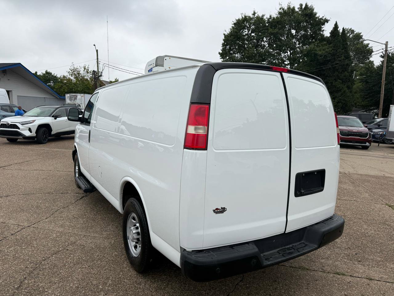 Used 2015 Chevrolet Express 2500 RWD image 4