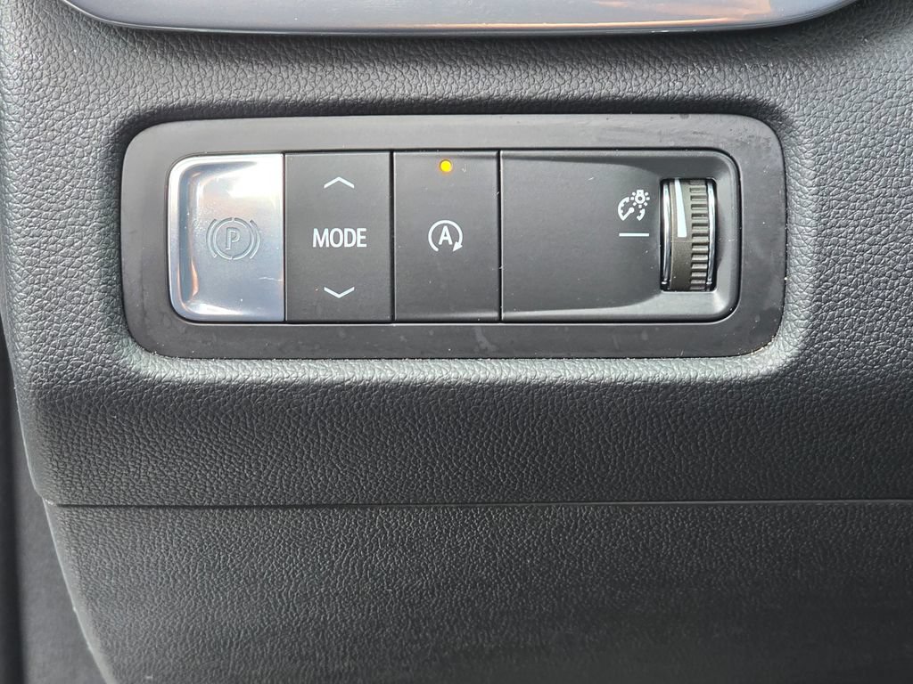 Used 2026 GMC Acadia Elevation w/ Elevation Premium Package FWD image 31