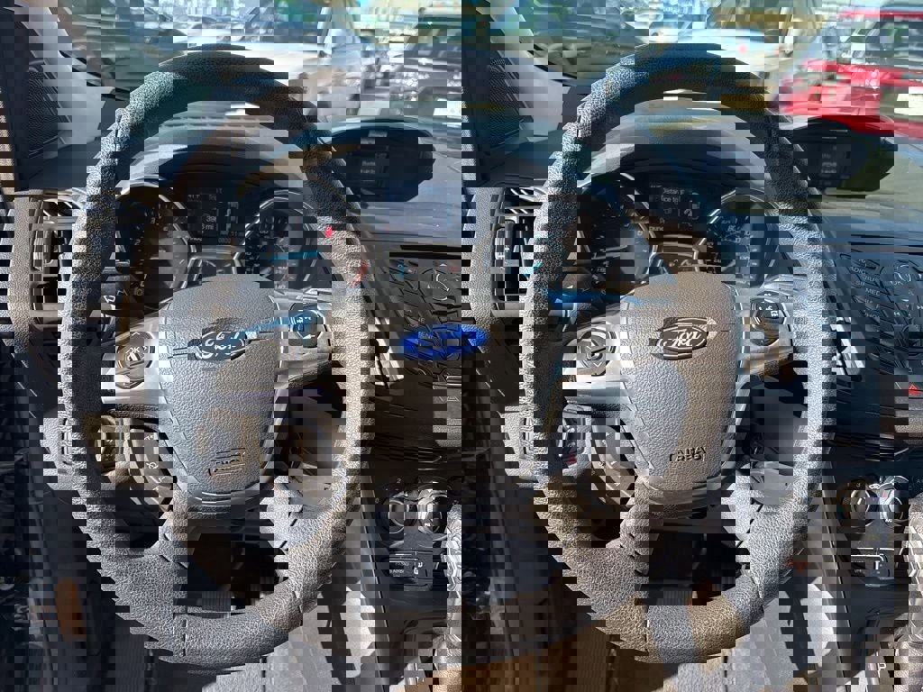 Used 2015 Ford Escape SE image 17