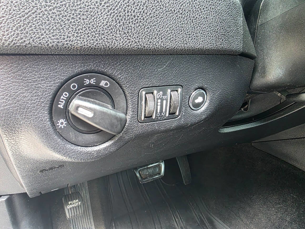 Used 2014 Dodge Charger SE w/ Sport Appearance Group image 14