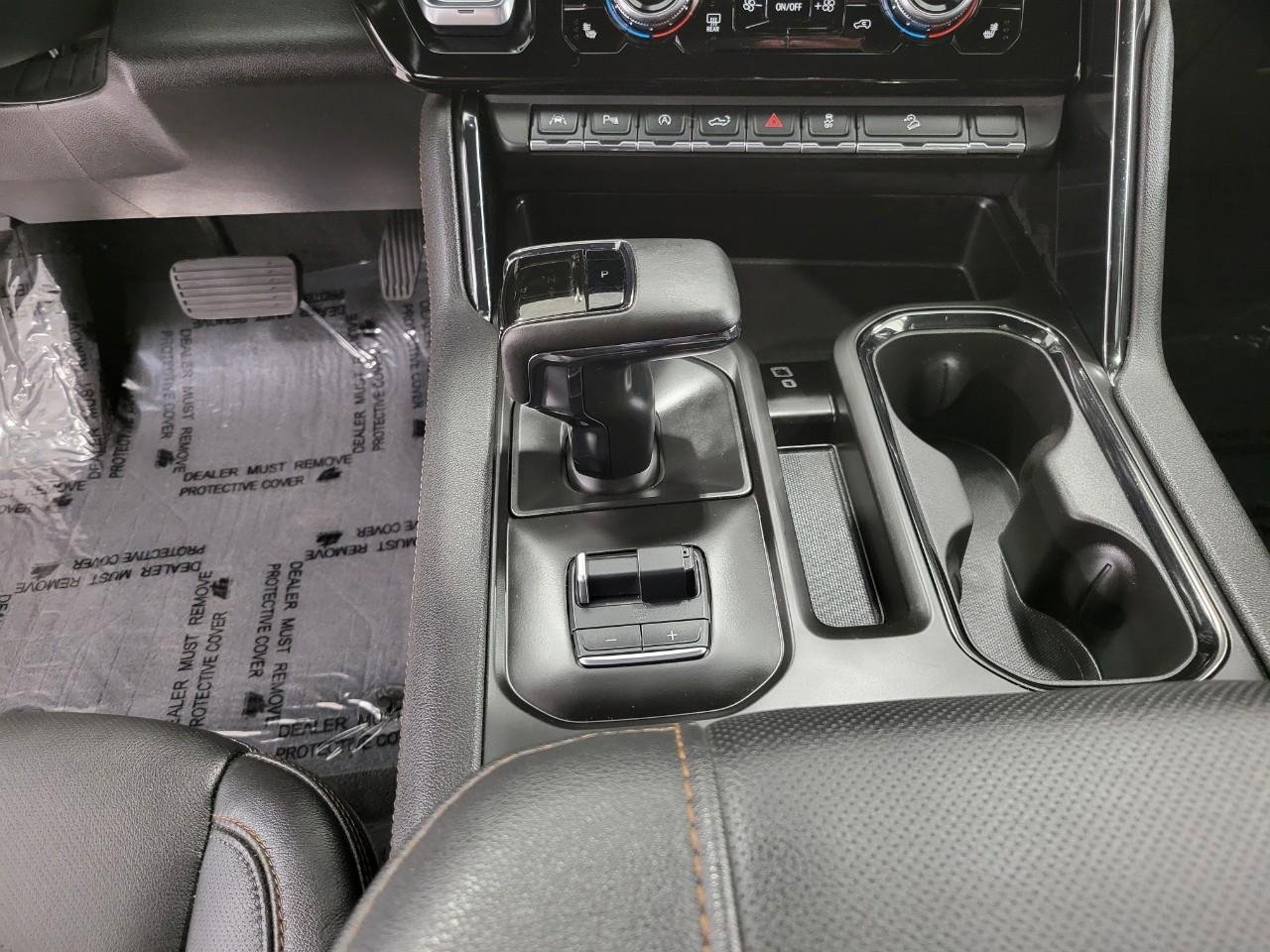 Certified 2024 GMC Sierra 1500 AT4 w/ AT4 Carbonpro Edition AWD/4WD image 17