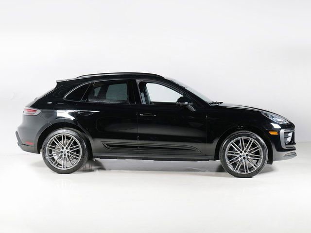 Certified 2026 Porsche Macan AWD/4WD image 10