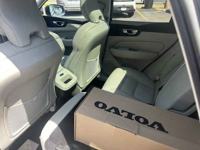 Certified 2023 Volvo XC60 B5 Core w/ Climate Package image 18