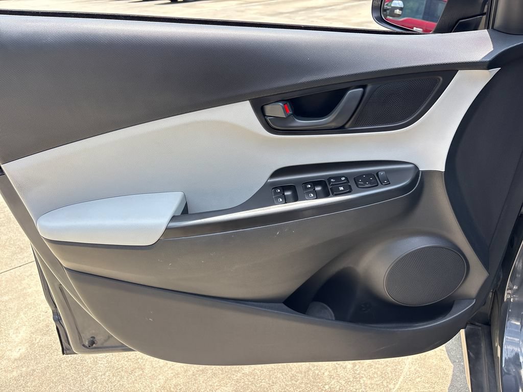 Used 2023 Hyundai Kona SE AWD/4WD image 25