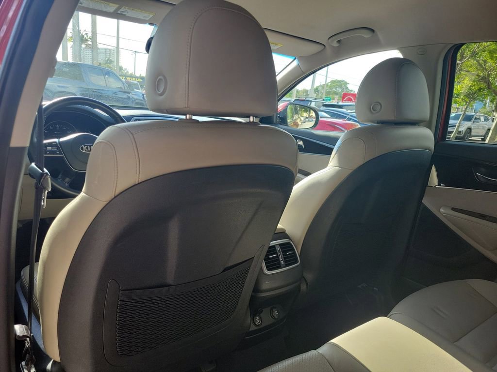 Used 2019 Kia Sorento EX image 17