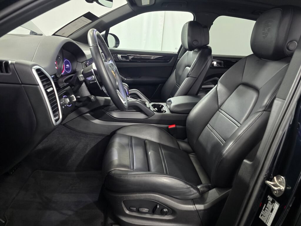 Certified 2023 Porsche Cayenne Platinum Edition AWD/4WD image 14