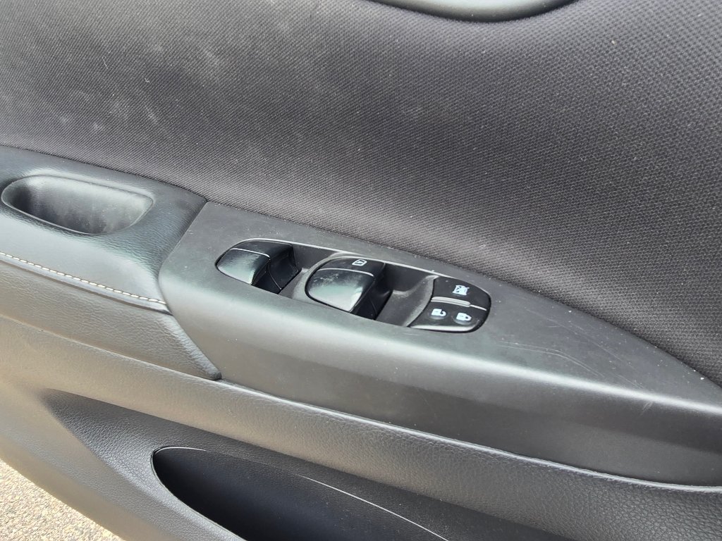 Used 2018 Nissan Sentra S FWD image 18