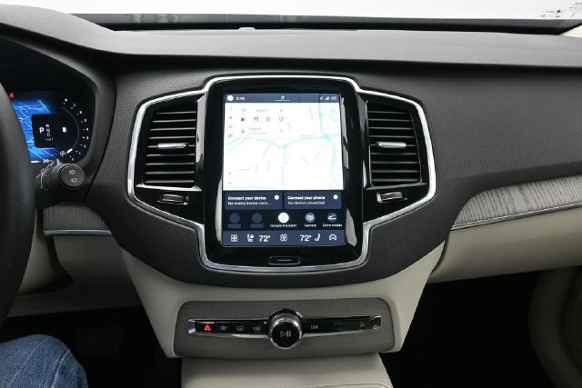 Used 2025 Volvo XC90 B6 Plus w/ Protection Package Premier AWD/4WD image 13