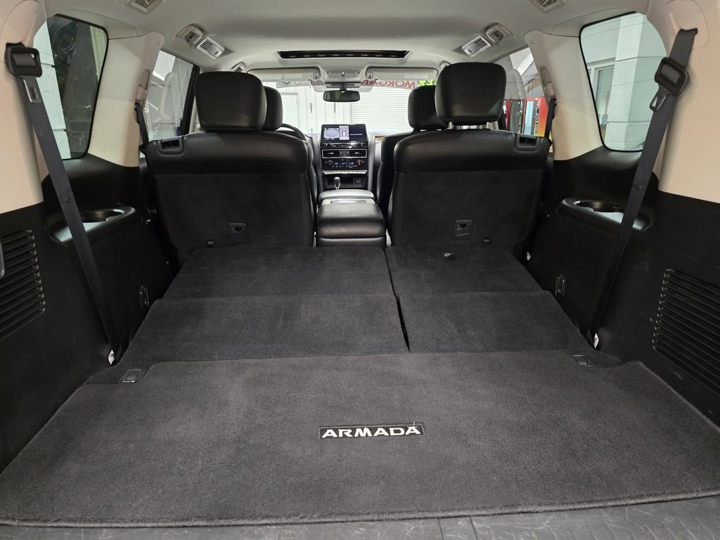 Used 2023 Nissan Armada SL w/ Captain's Chairs Package image 47