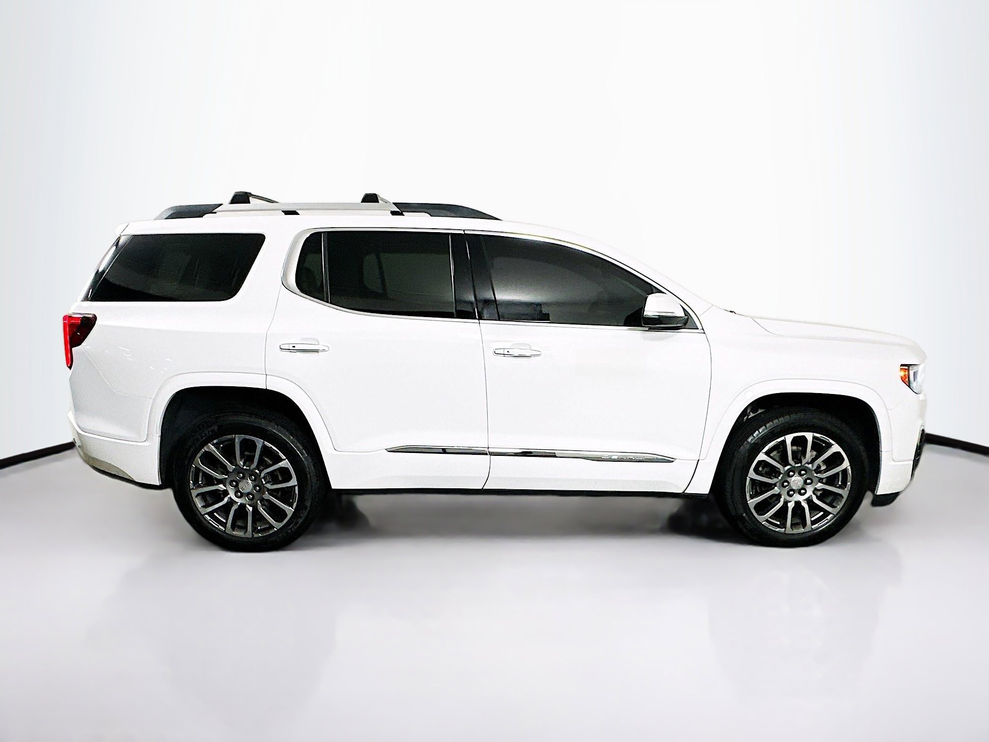 Used 2021 GMC Acadia Denali w/ Denali Technology Package FWD image 10