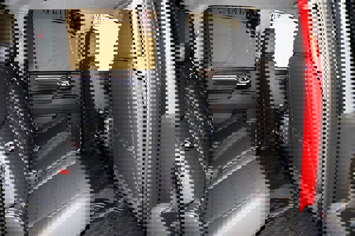 Used 2025 GMC Sierra 3500 SLT w/ SLT Premium Package image 78