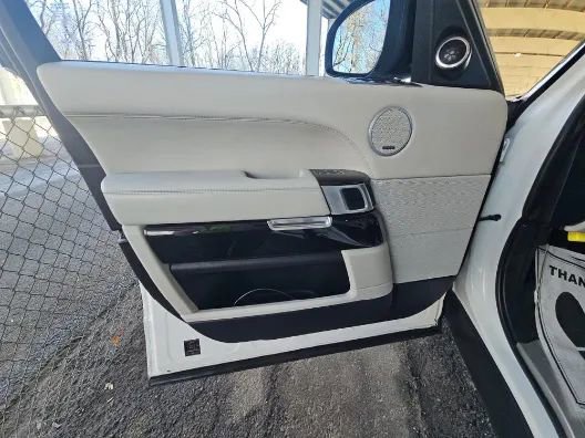 Used 2016 Land Rover Range Rover Supercharged image 11