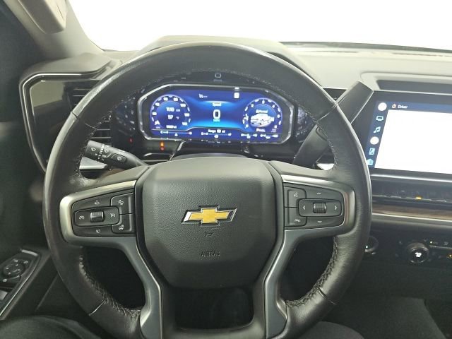 Used 2022 Chevrolet Silverado 1500 LT AWD/4WD image 7