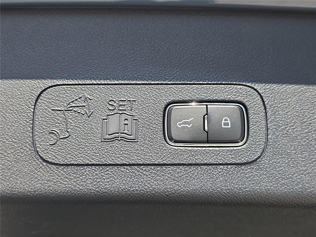 New 2026 Lincoln Aviator 2WD w/ Jet Appearance Package image 27