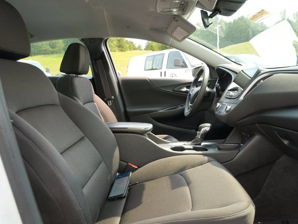Used 2023 Chevrolet Malibu LT FWD image 28