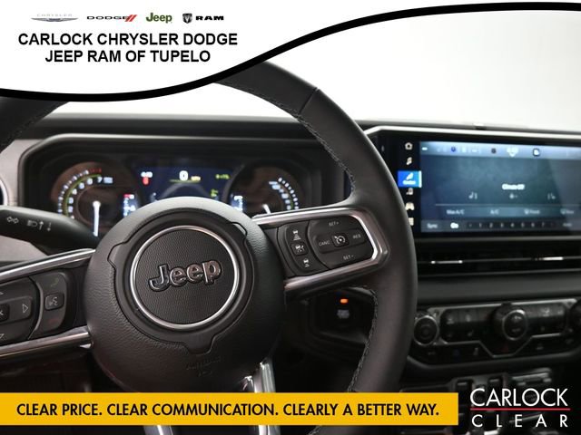 Used 2025 Jeep Wrangler Sahara image 24