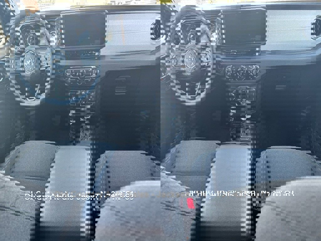 Used 2025 Jeep Wrangler Sport image 24