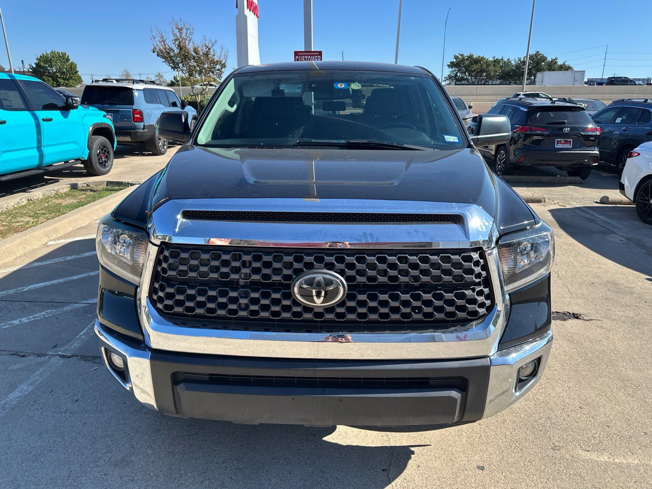 Used 2021 Toyota Tundra SR5 w/ SR5 Upgrade Package AWD/4WD image 5