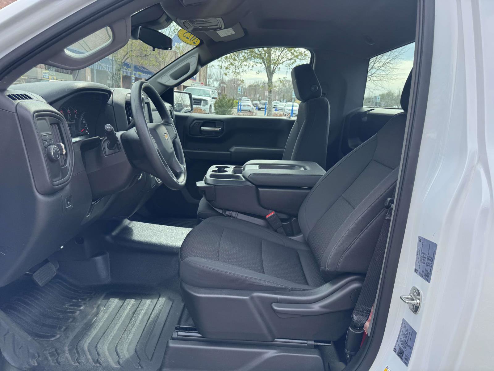 Used 2025 Chevrolet Silverado 1500 W/T image 17
