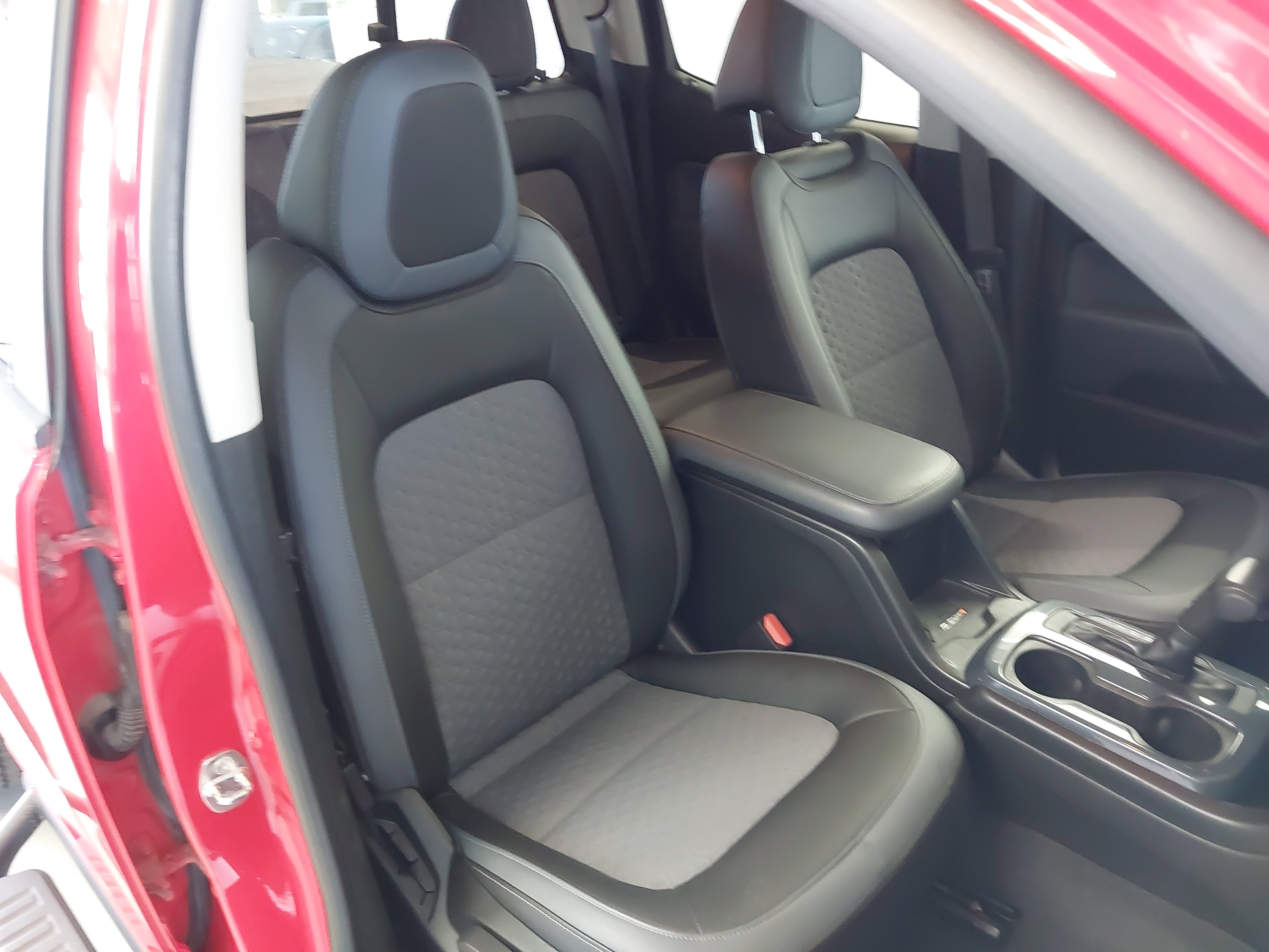 Used 2020 Chevrolet Colorado Z71 AWD/4WD image 28
