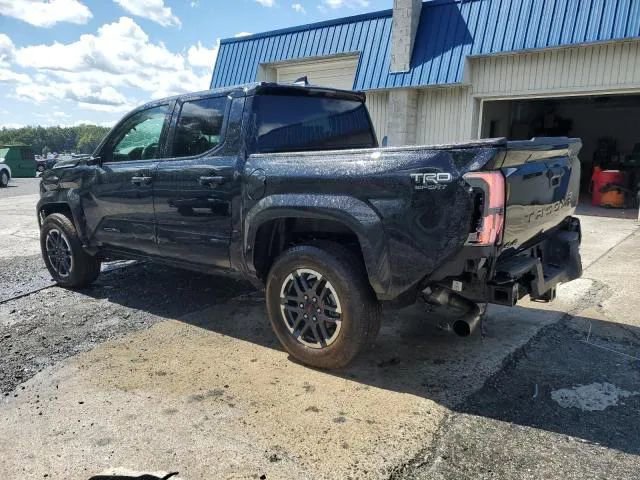 Used 2025 Toyota Tacoma TRD Sport image 2