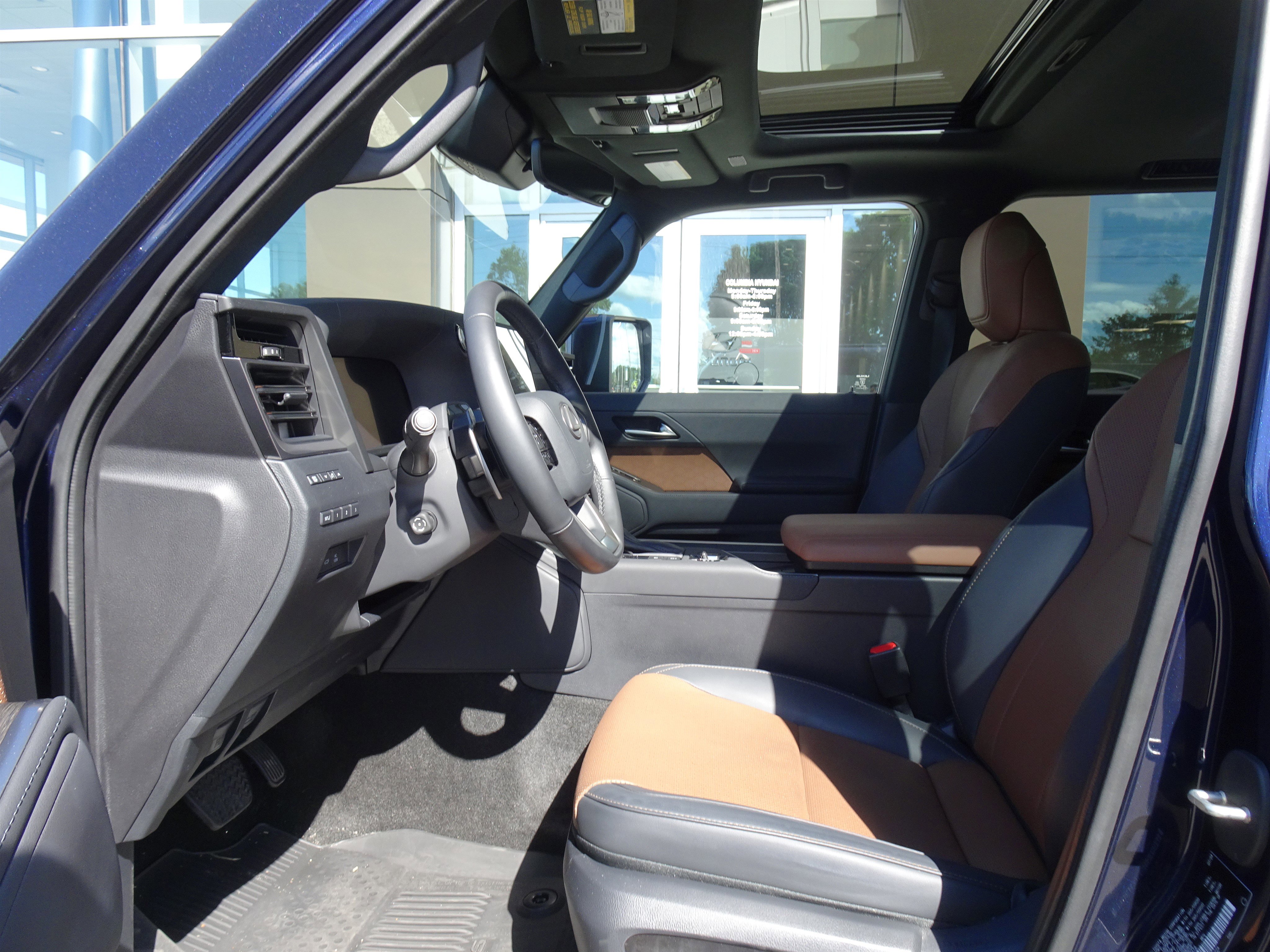 Used 2024 Lexus GX 550 w/ Accessory Package (2T) AWD/4WD image 8