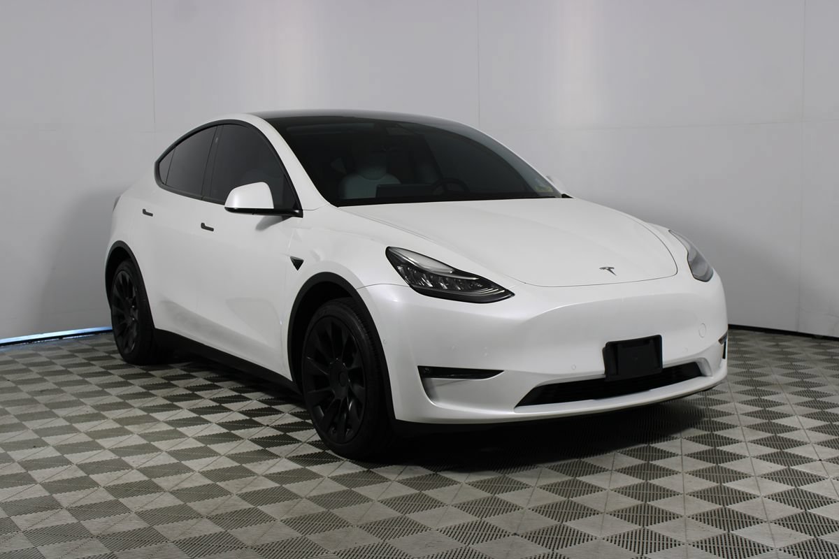 Used 2022 Tesla Model Y Long Range AWD/4WD image 27
