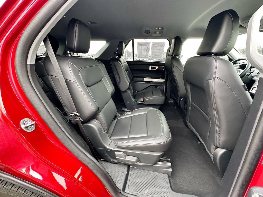 Used 2023 Ford Explorer XLT w/ Equipment Group 202A AWD/4WD image 34