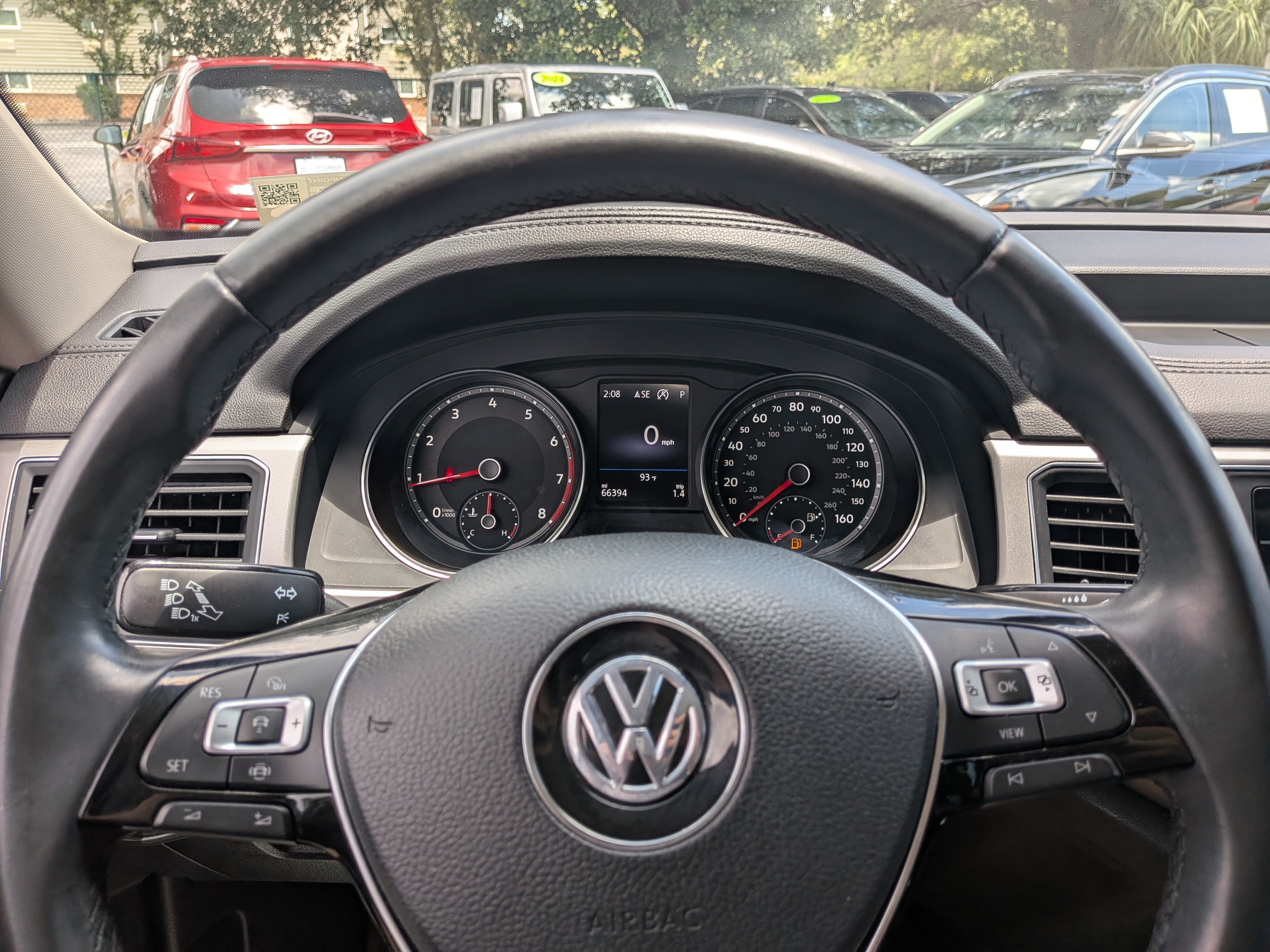 Used 2019 Volkswagen Atlas SE w/ Panoramic Sunroof Package FWD image 27