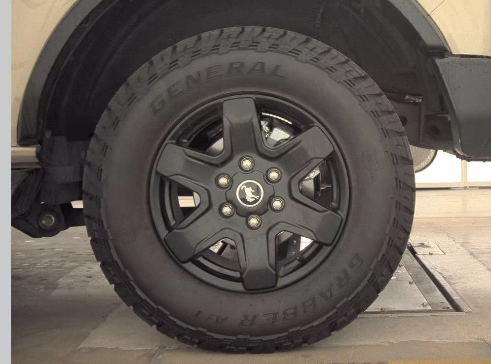 Used 2025 Ford Bronco Outer Banks AWD/4WD image 15