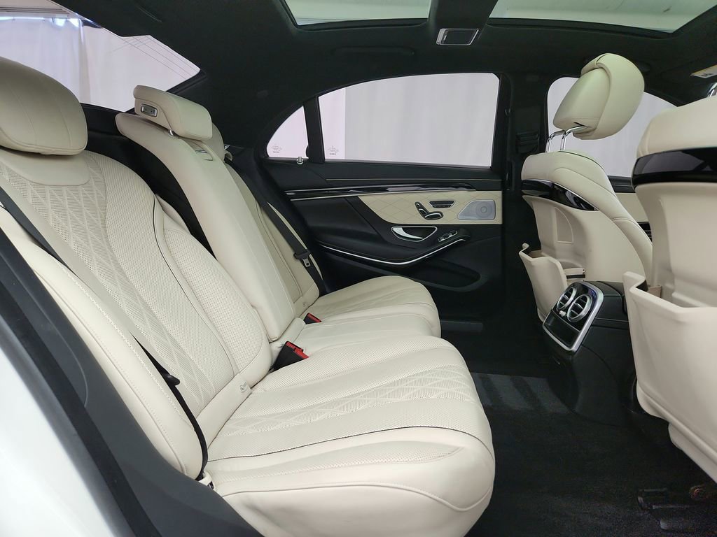 Used 2015 Mercedes-Benz S 550 4MATIC Sedan image 34