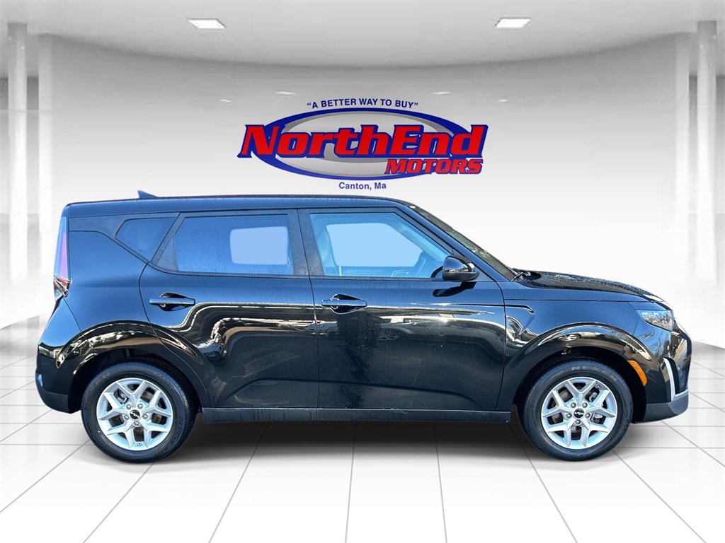 Used 2025 Kia Soul LX w/ LX Technology Package image 2