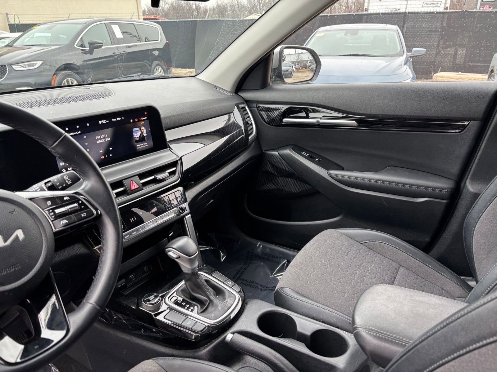 Used 2025 Kia Seltos S FWD image 41