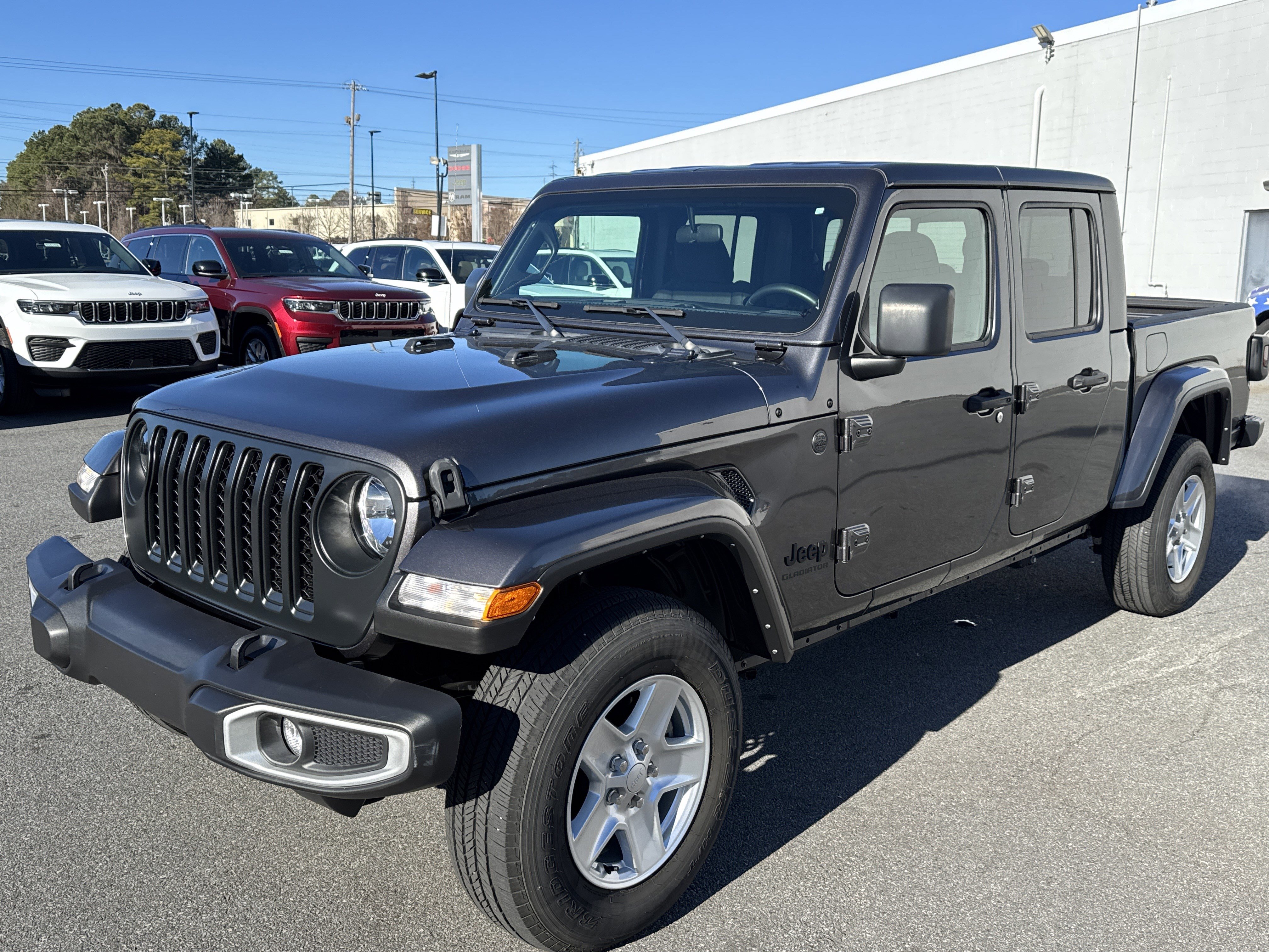 Used 2022 Jeep Gladiator Sport image 8