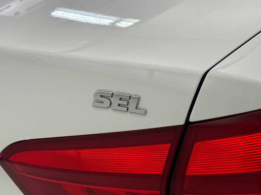 Used 2012 Volkswagen Passat 2.5 SEL image 10