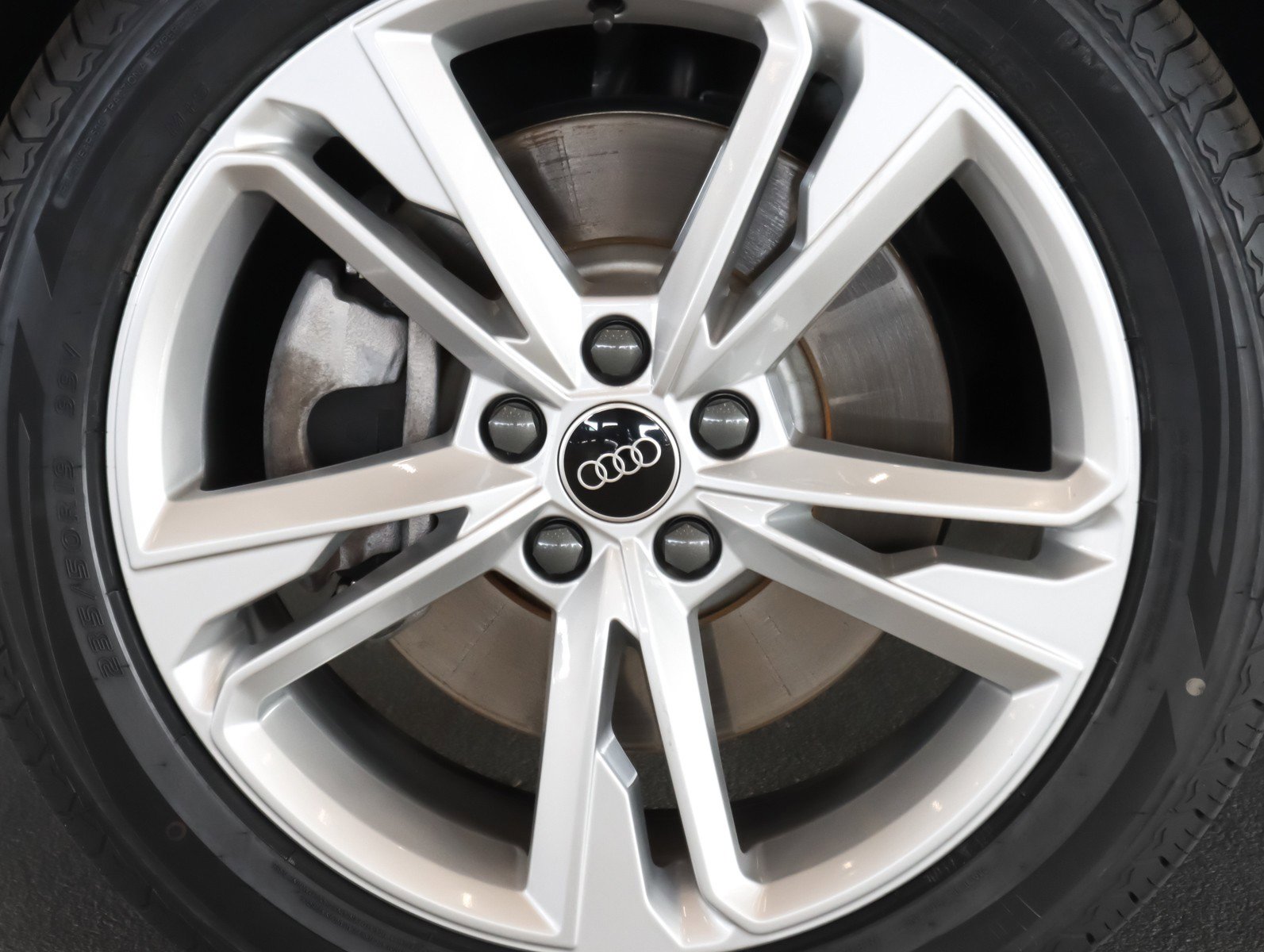 Used 2023 Audi Q3 2.0T Premium w/ Convenience Package AWD/4WD image 7