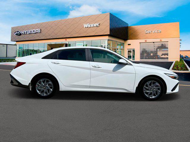 New 2025 Hyundai Elantra Blue FWD image 9