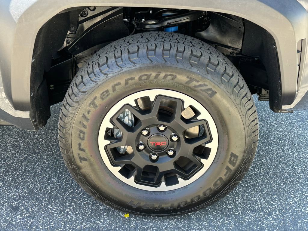 Used 2025 Toyota Tacoma TRD Off-Road AWD/4WD image 15