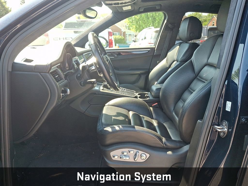 Used 2018 Porsche Macan Turbo AWD/4WD image 15