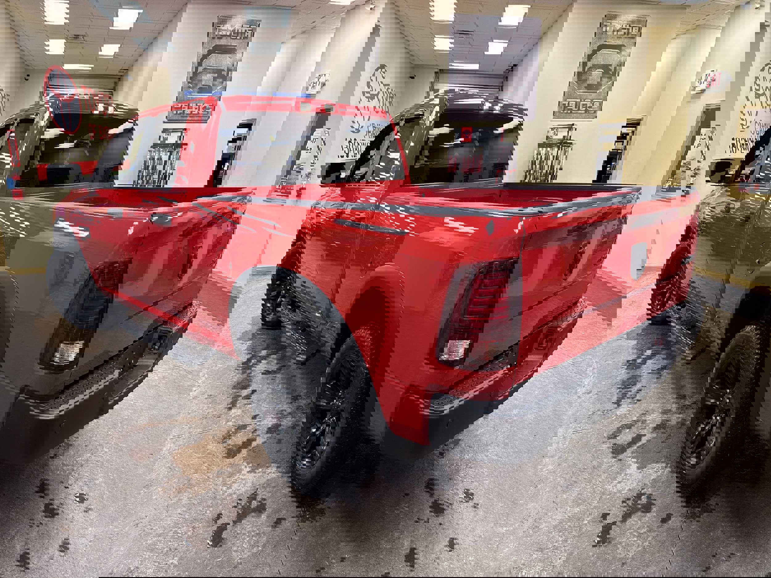 Used 2022 RAM 1500 Classic Warlock image 10