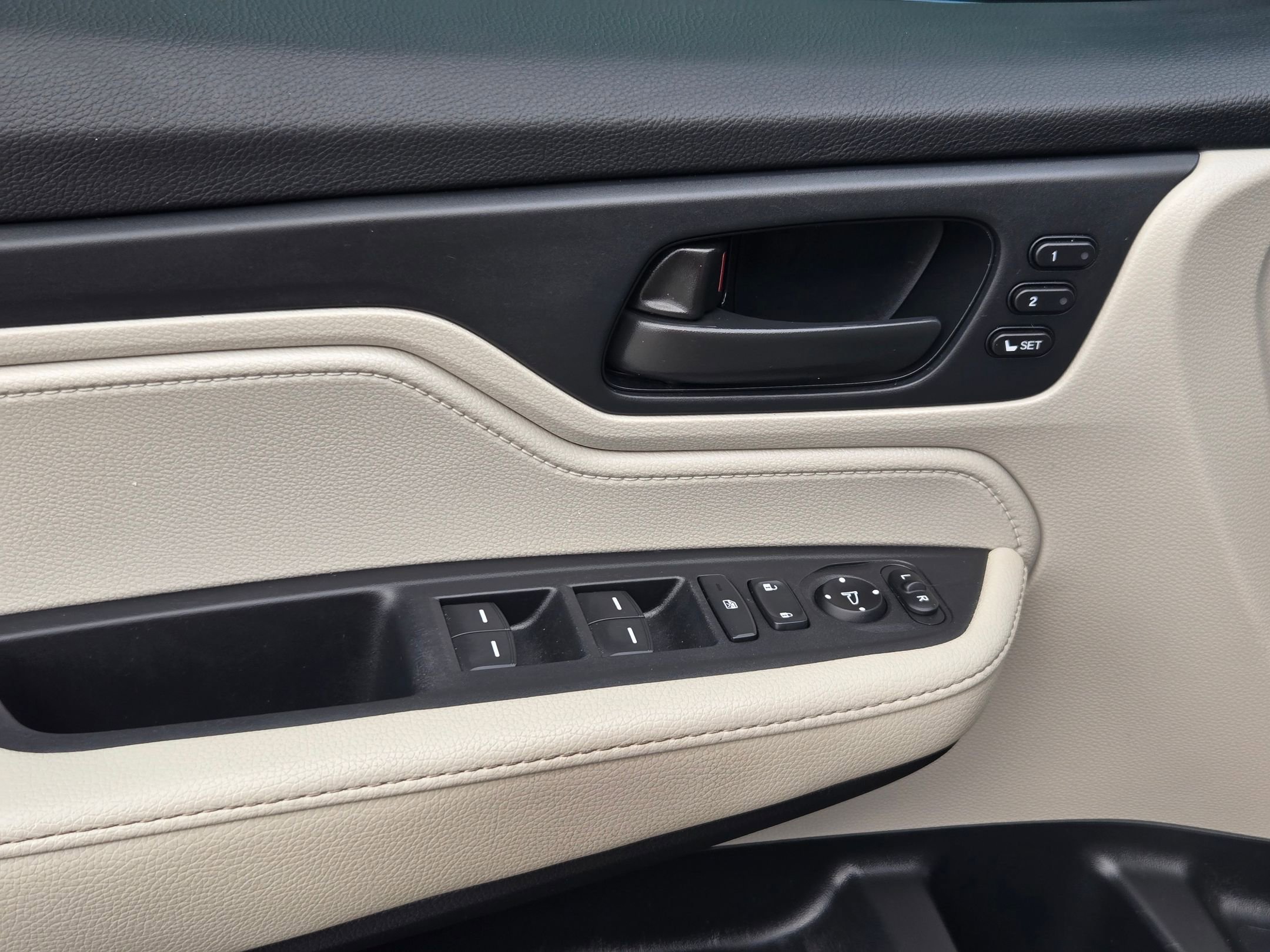 Certified 2025 Honda Odyssey EX-L image 11