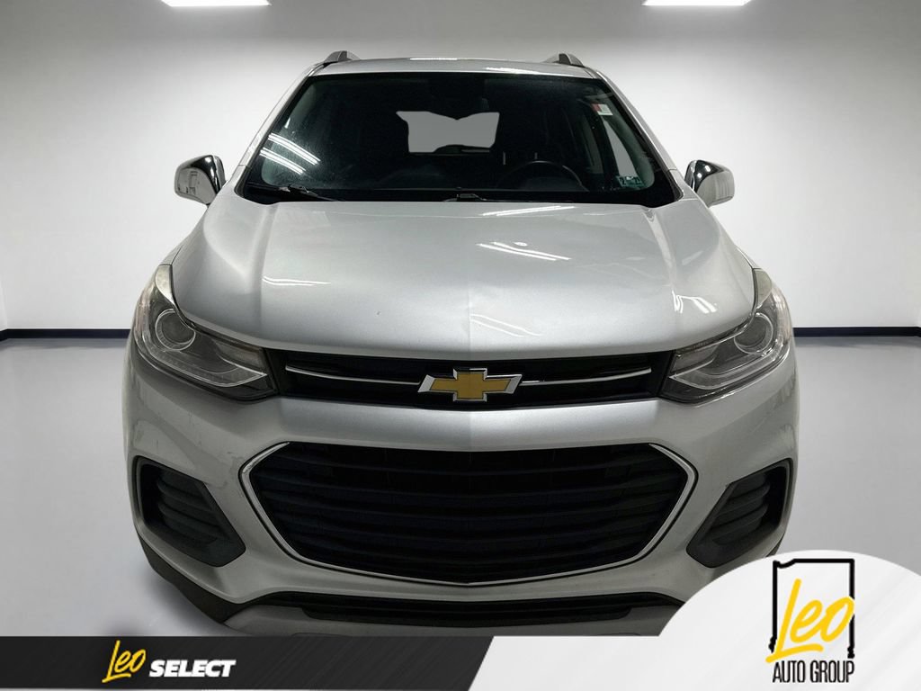 Used 2018 Chevrolet Trax LT w/ LT Convenience Package FWD image 2