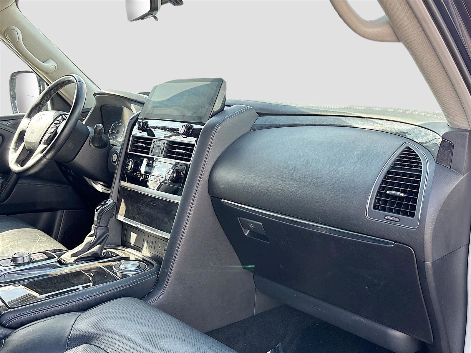 Used 2024 INFINITI QX80 Luxe image 30
